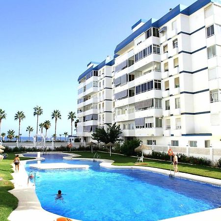 Costamar: Beachfront Family Retreat with Sea Views and Wi-Fi Benalmadena Exterior photo