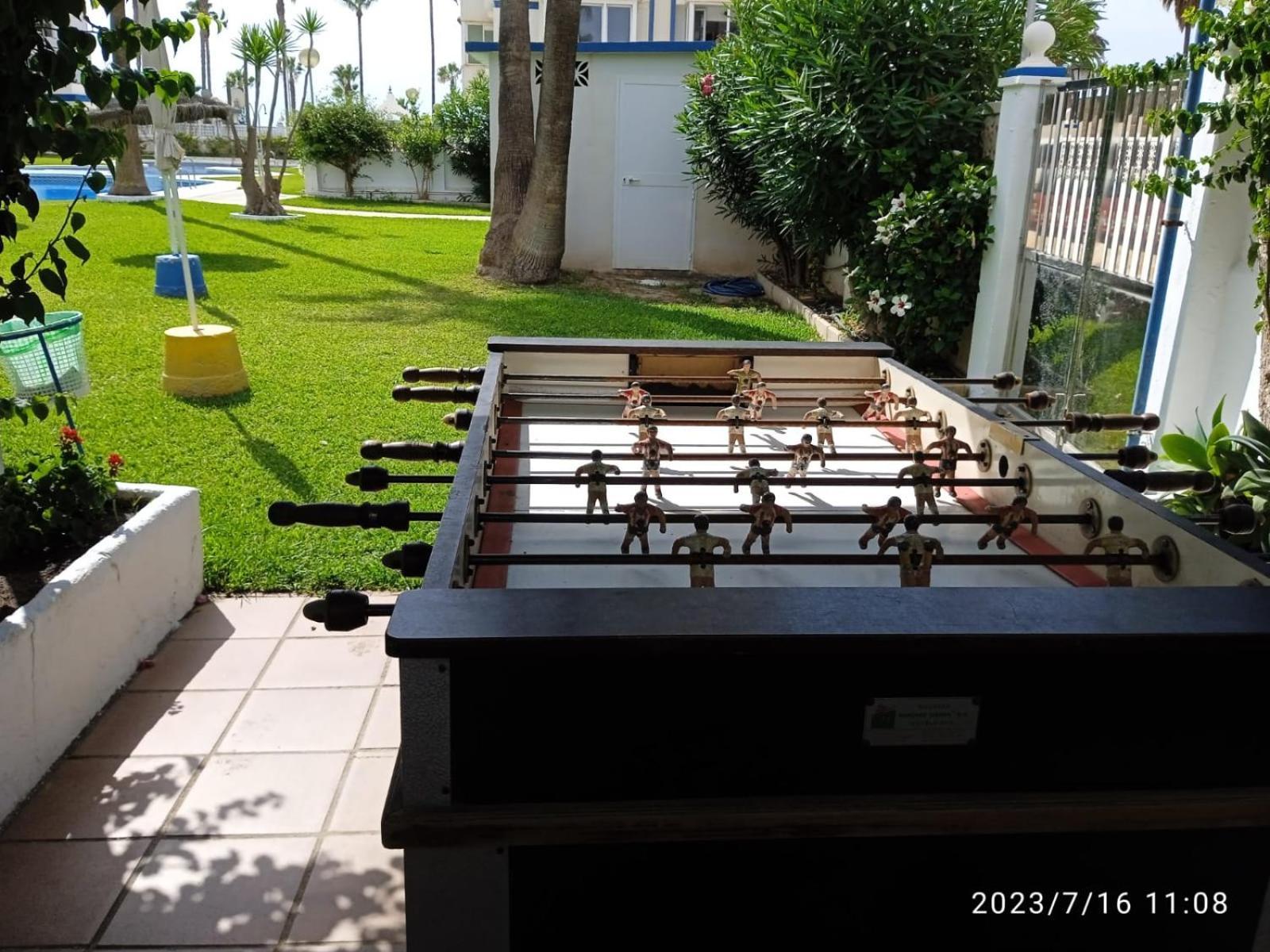 Costamar: Beachfront Family Retreat with Sea Views and Wi-Fi Benalmadena Exterior photo